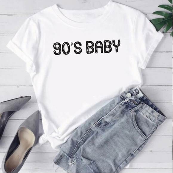 Tops - Women’s White Graphic Tee 90’s Baby